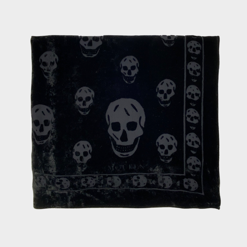 Alexander McQueen women's black skull trimmed velvet scarf