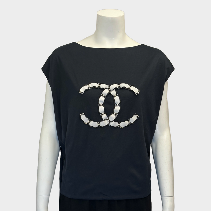 CHANEL navy cotton cap-sleeved t-shirt with white ribbon and pearl CC logo detail