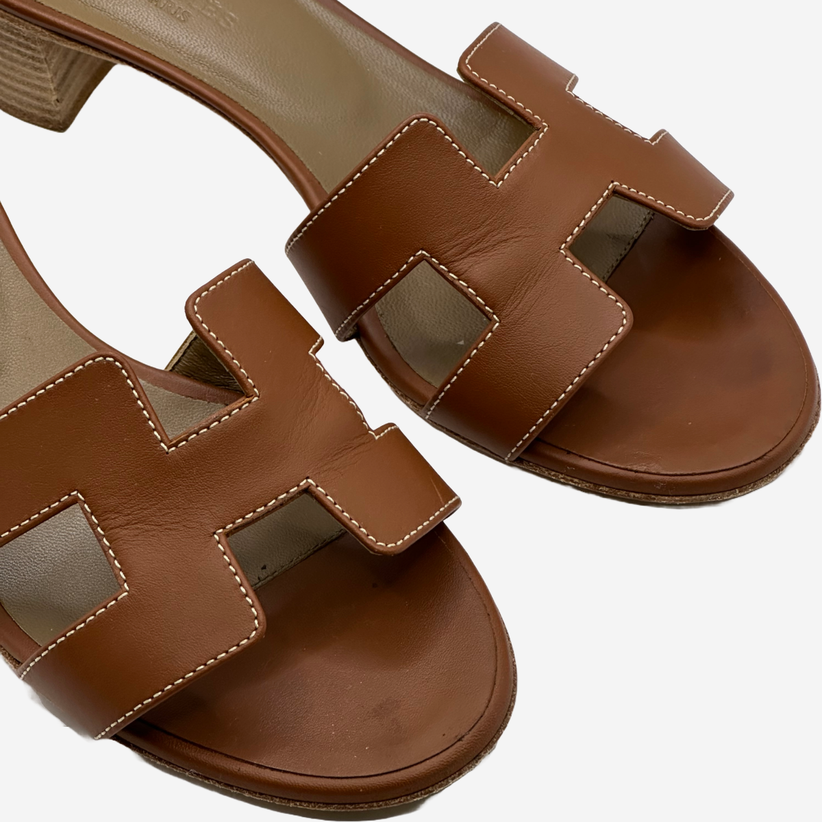 Hermes women s tan leather Oasis sandal heels Loop Generation