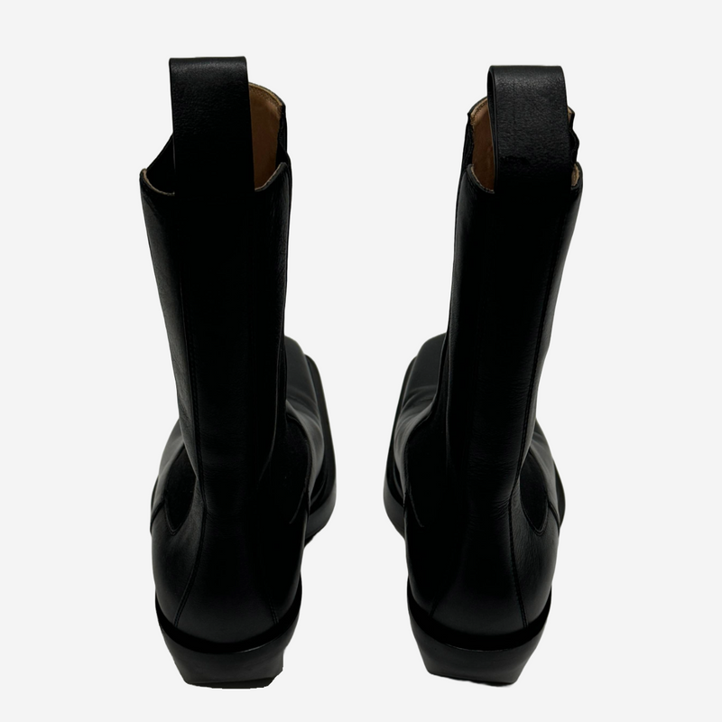 Bottega Veneta women's black leather Chelsea boots