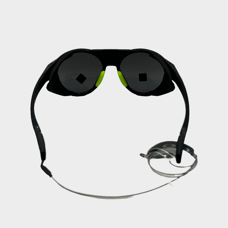 Oakley men's Clifden sports sunglasses with holographic accenting