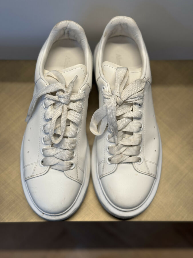 Alexander McQueen women's white Oversized leather trainers – Loop