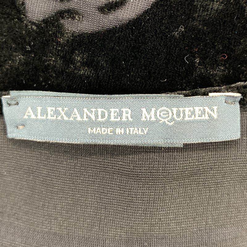 Alexander McQueen women's black skull trimmed velvet scarf