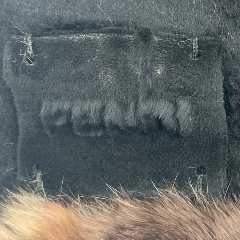 Fendi black cashmere scarf with fur edges