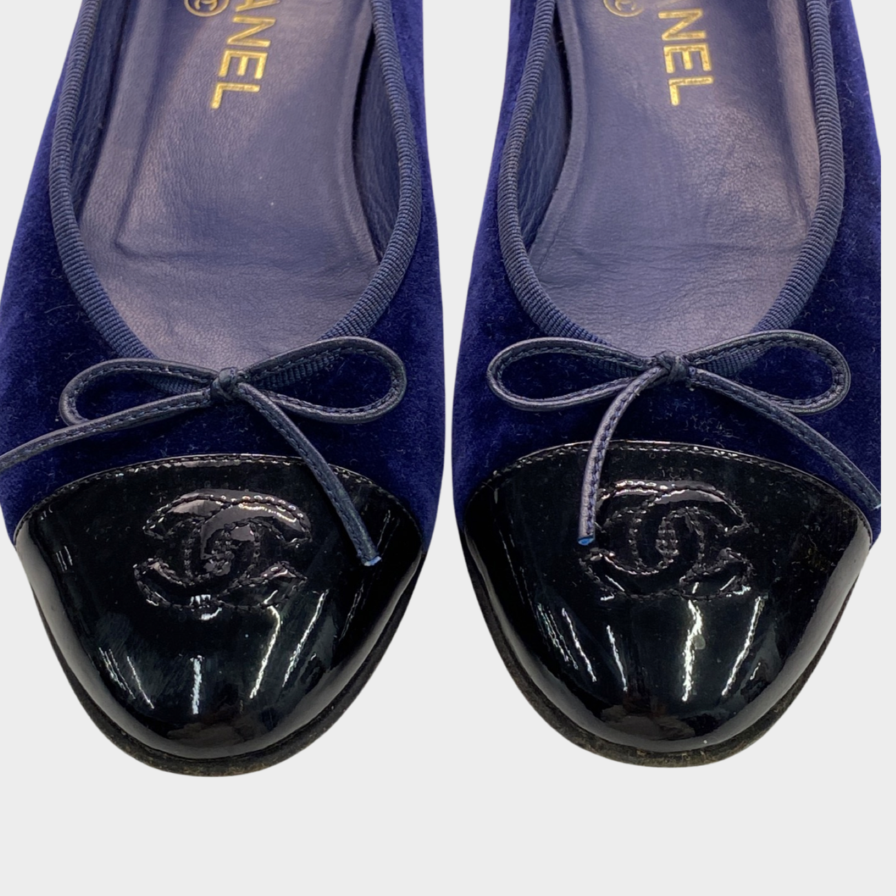 Chanel navy and black quilted suede CC bow ballet flats – Loop Generation