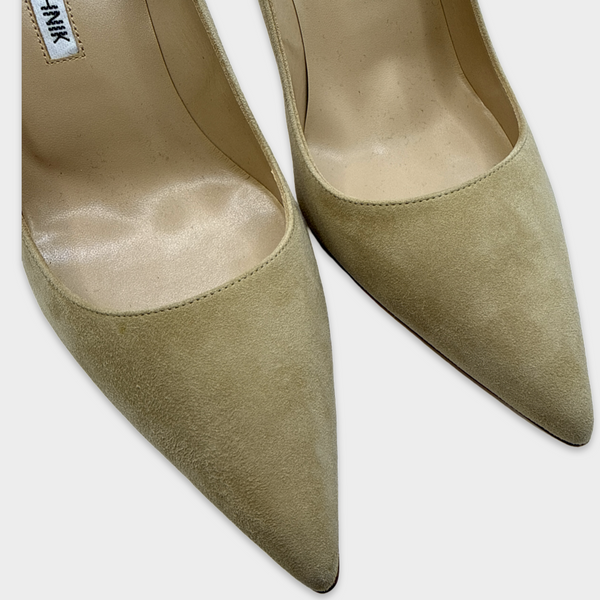 Manolo Blahnik Women's Beige Suede Pointed Heels – Loop Generation