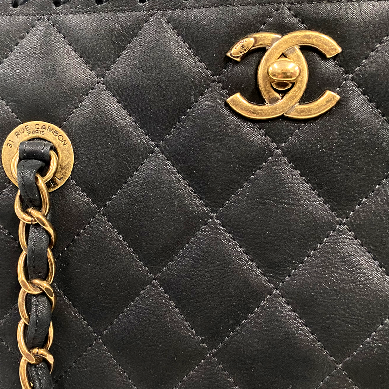 Chanel Women's Black Quilted Leather Handbag