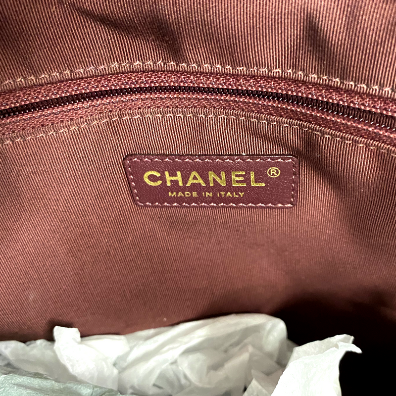 Chanel Women's Black Quilted Leather Handbag