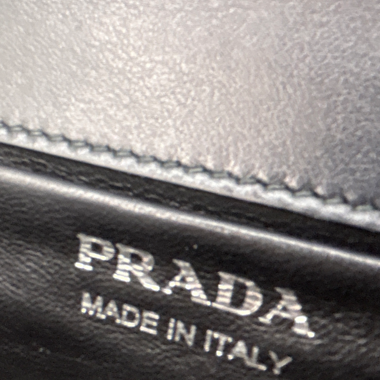 Louis Vuitton women s black patent leather small bag on a chain Loop Generation