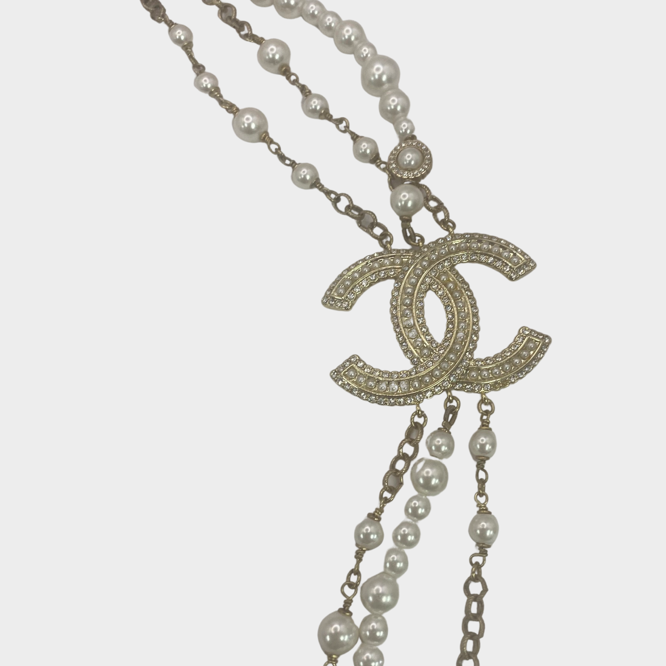 chanel cc logo pearl necklace