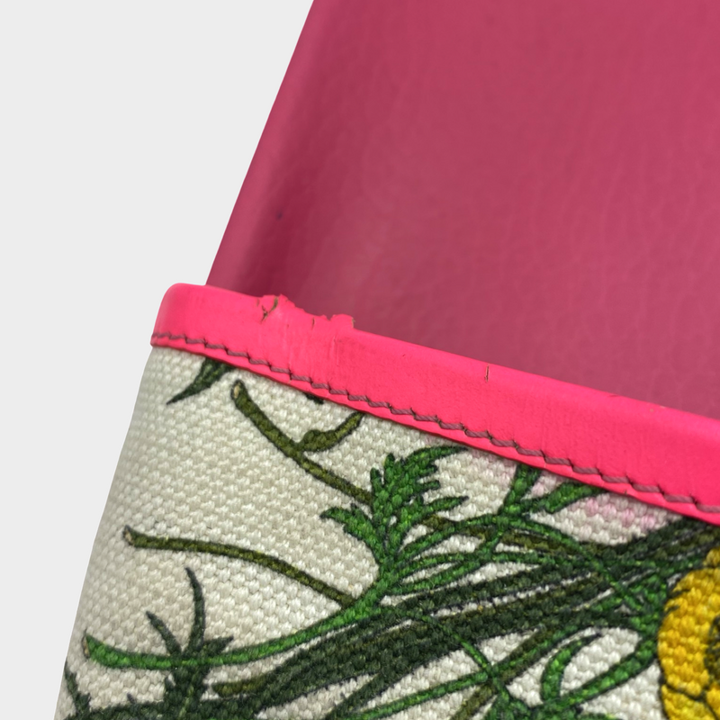 Gucci women's pink floral print rubber slides