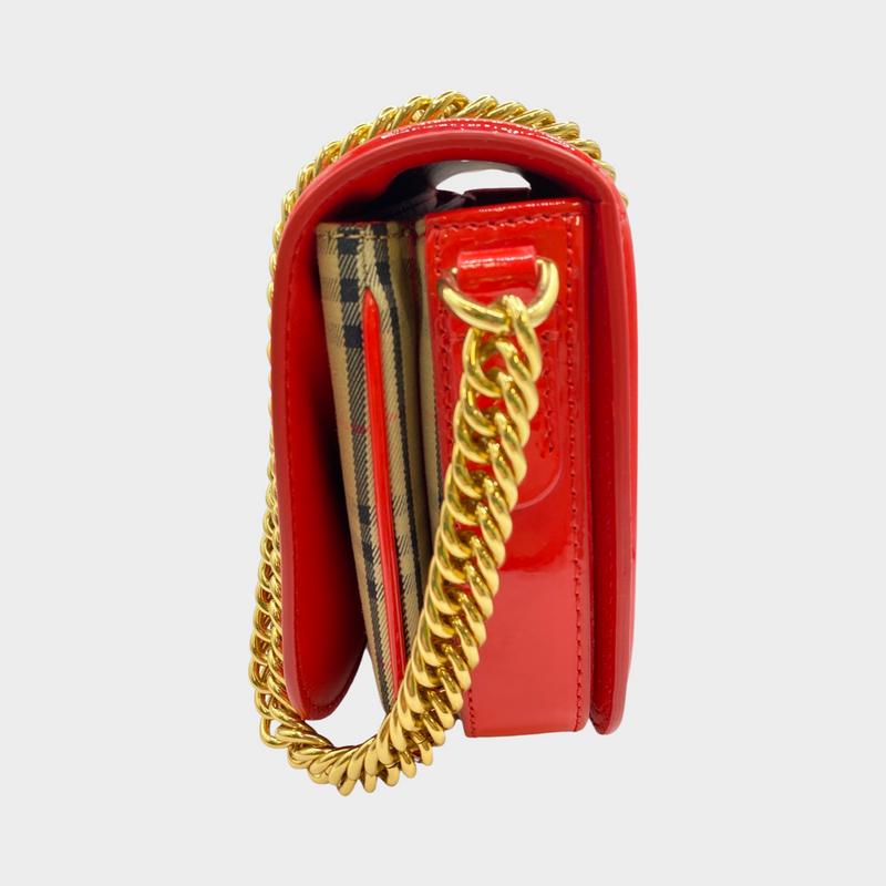 Burberry The link S Vintage check canvas and red patent leather bag on a chain