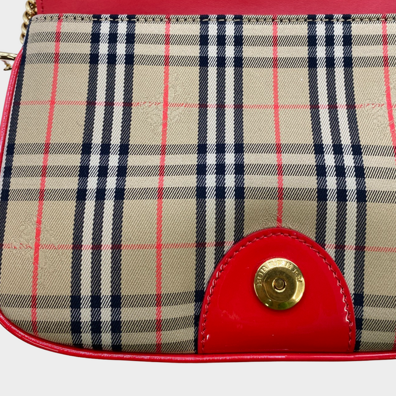 Burberry The link S Vintage check canvas and red patent leather bag on a chain