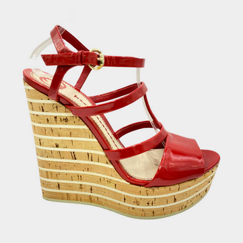 Gucci women's red and beige patent leather wedges