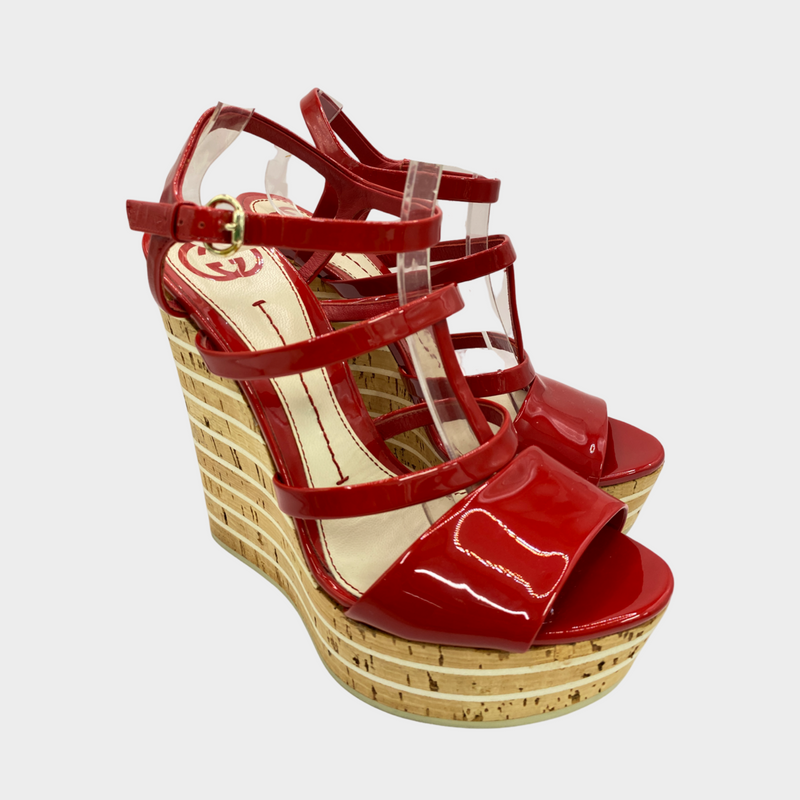 Gucci women's red and beige patent leather wedges