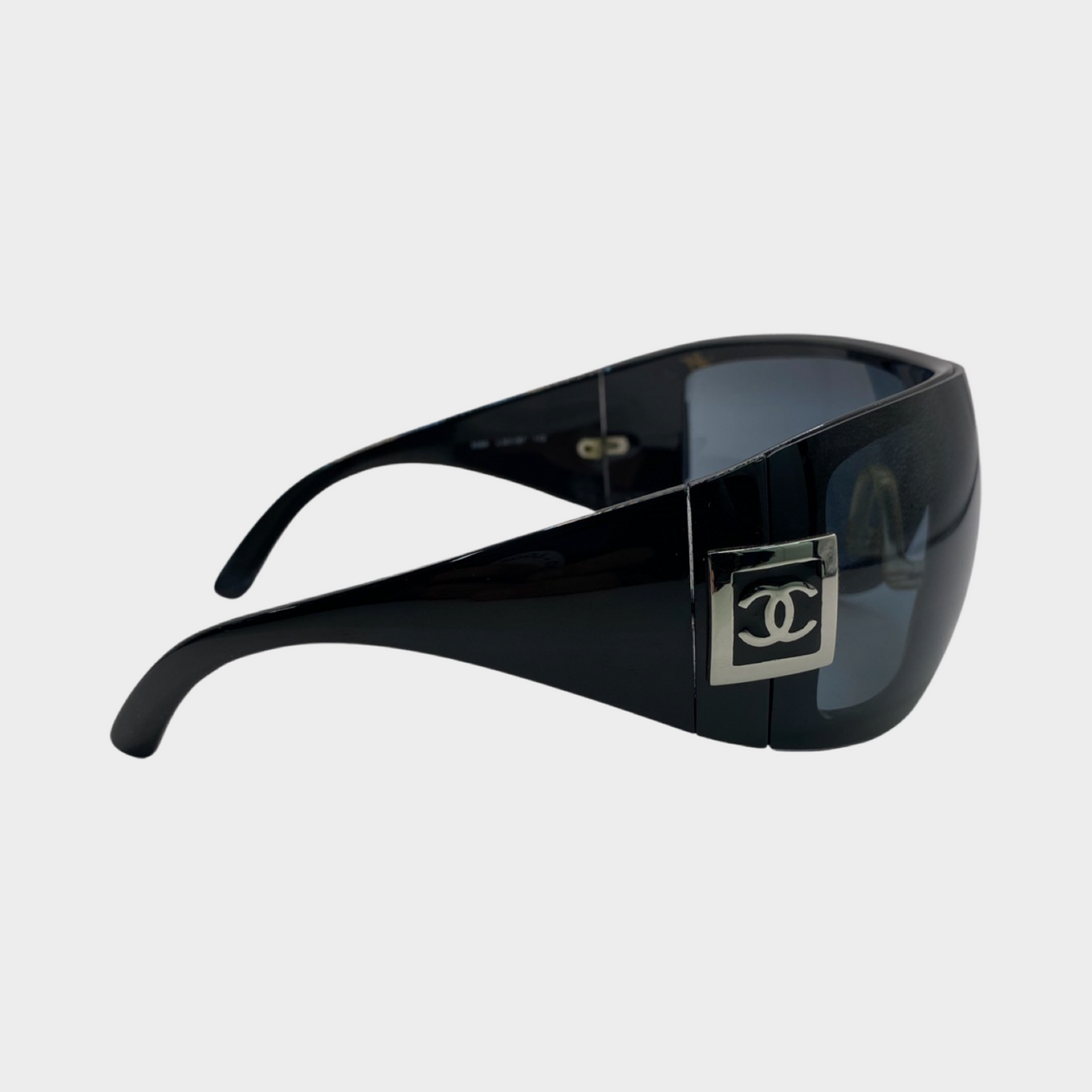Chanel women's black mask style CC sunglasses – Loop Generation