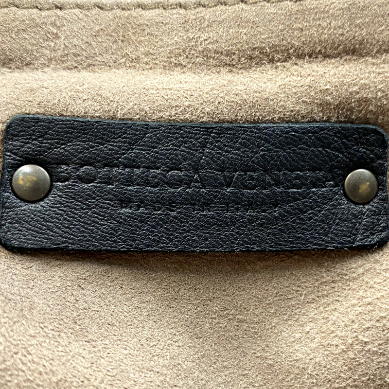 Bottega Veneta women's black intrecciato leather cross-body nodini handbag