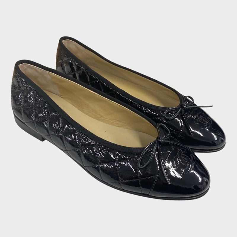 Chanel black quilted patent leather CC bow ballet flats
