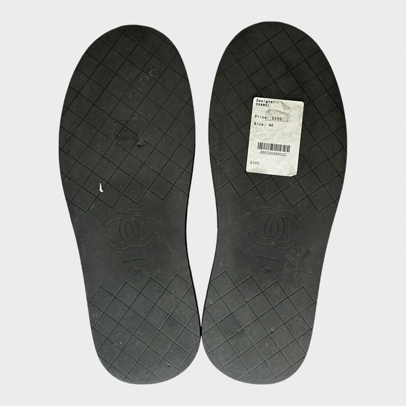 CHANEL black and beige quilted leather platform flip flop