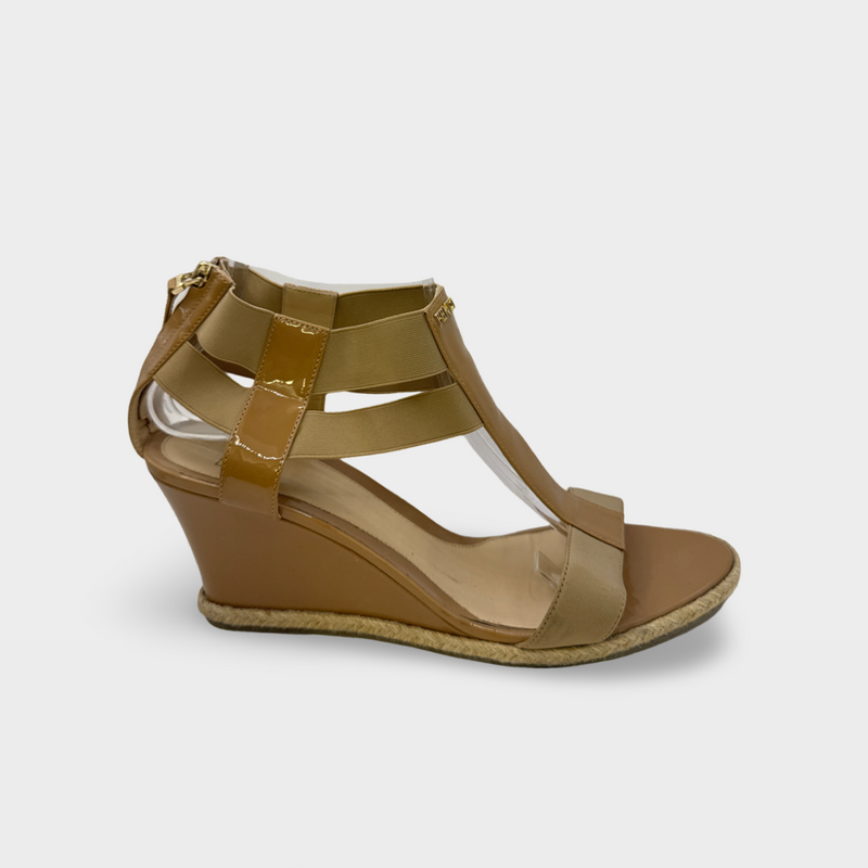 Fendi Women's Beige patent leather Wedge Sandals