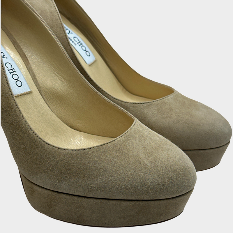 MANOLO BLAHNIK beige suede heeled platform pumps