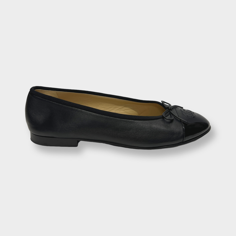 Chanel Women's CC Logo Bow Black Lambskin Ballet flats