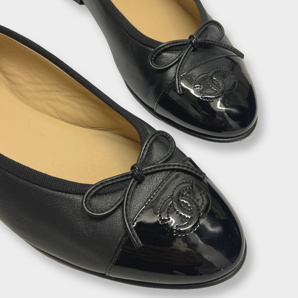 Chanel Women's CC Logo Bow Black Lambskin Ballet flats