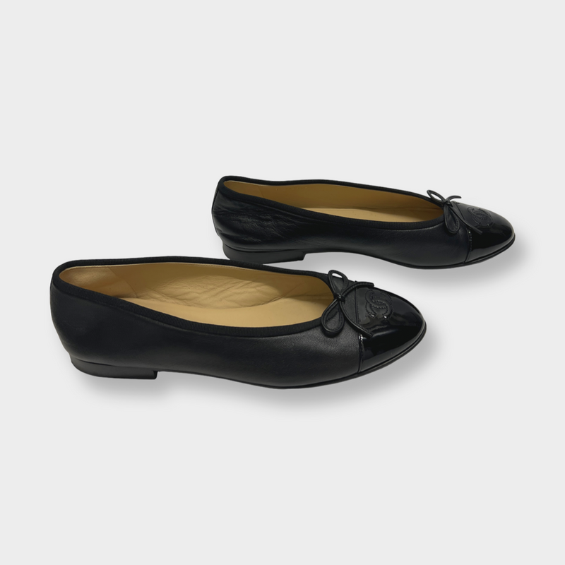 Chanel Women's CC Logo Bow Black Lambskin Ballet flats