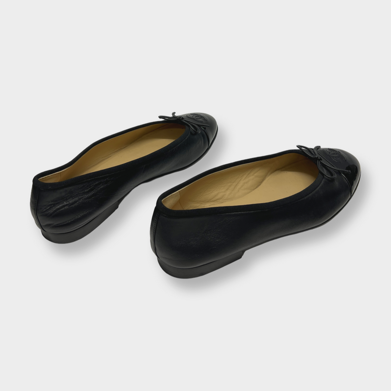 Chanel Women's CC Logo Bow Black Lambskin Ballet flats