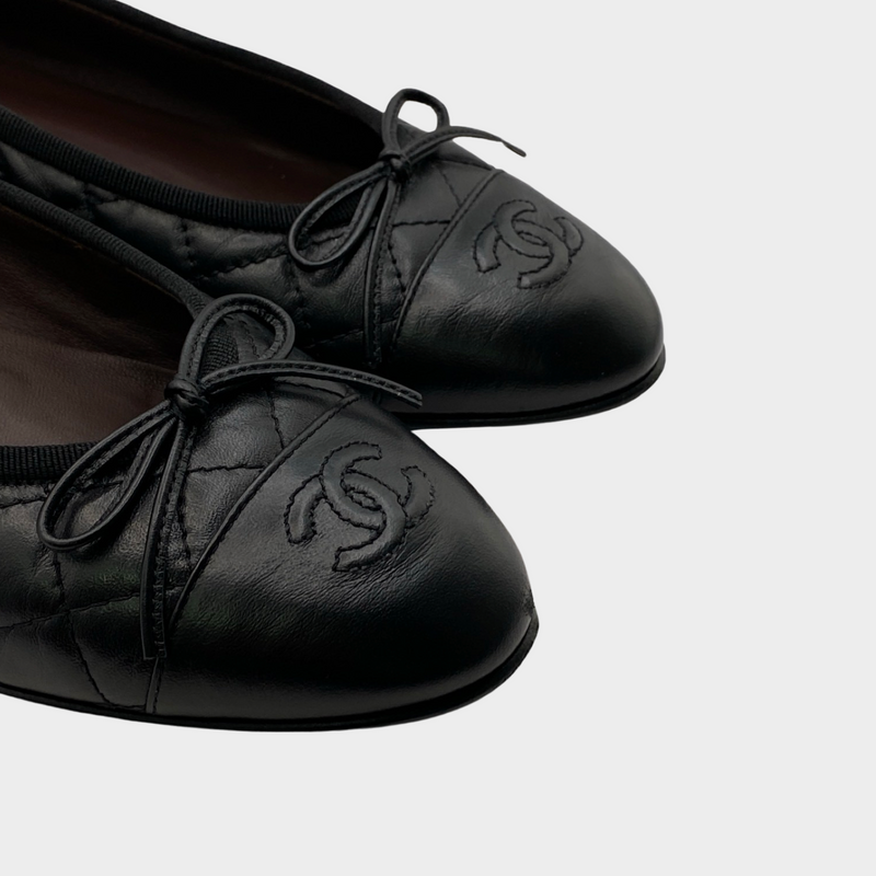 Chanel black quilted leather CC bow ballet flats