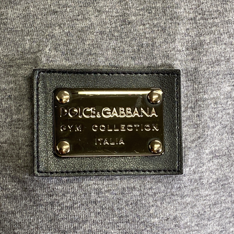 Dolce&Gabbana men's grey logo placard cotton v-neck t-shirt