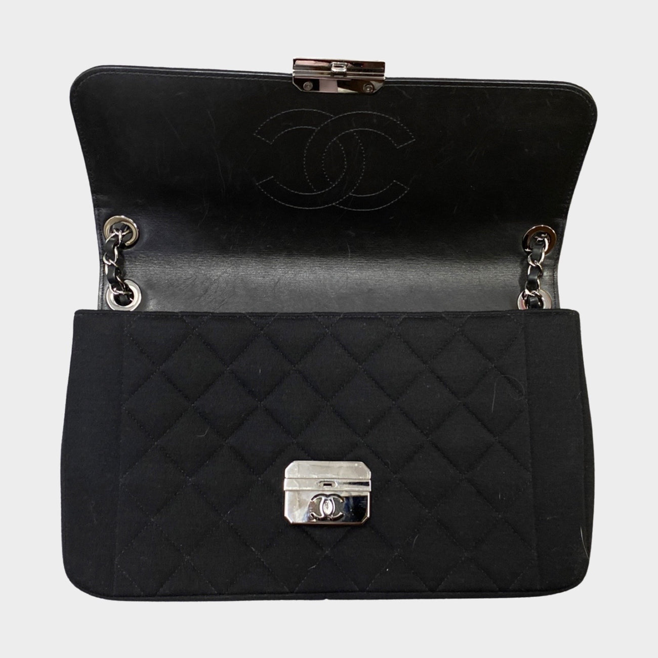 Chanel women's black quilted fabric classic Flap handbag – Loop Generation