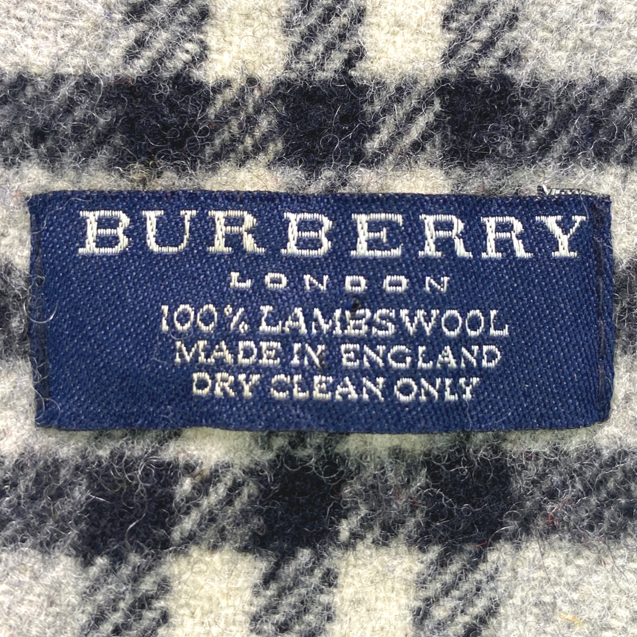 Burberry grey checked wool scarf – Loop Generation