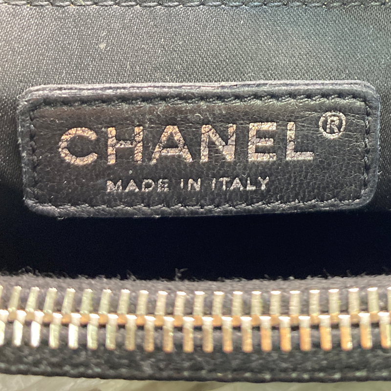 Chanel black grained quilted leather grand shopping tote