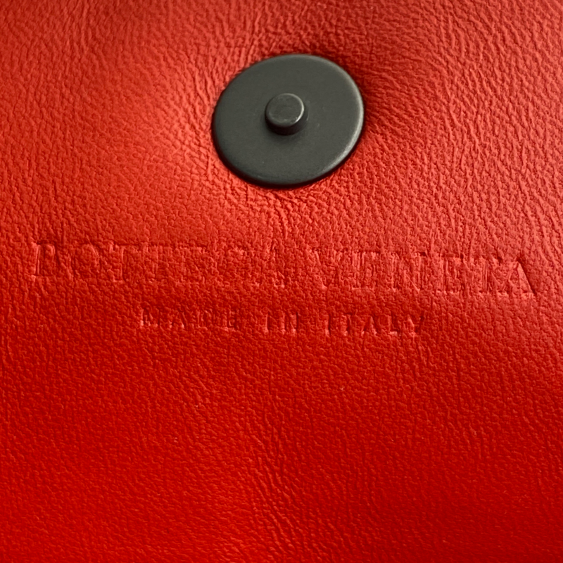 Bottega Veneta women's red medium intrecciato double-chain tote bag