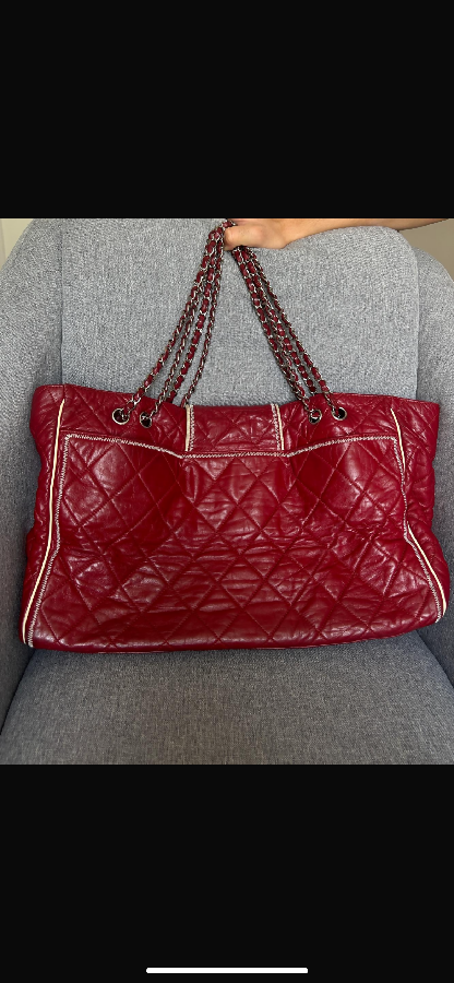 Chanel red leather East West tote bag with gold hardware Loop Generation