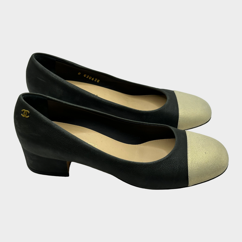 Chanel black and beige suede and leather vintage pumps with block heels