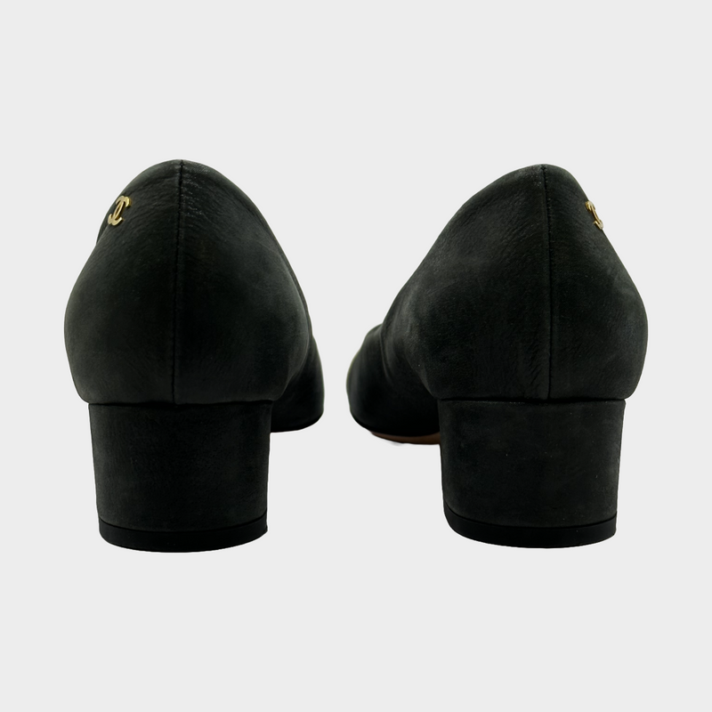 Chanel black and beige suede and leather vintage pumps with block heels