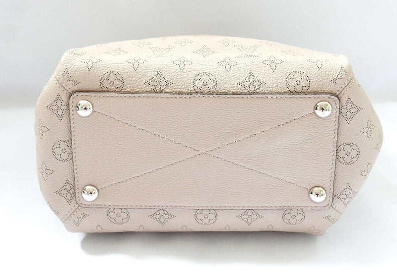 Louis Vuitton beige Babylone PM Mahina Galet Bag