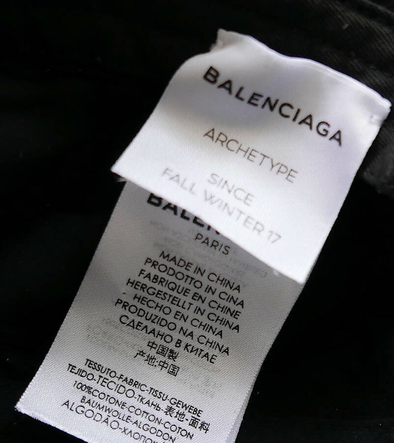 Balenciaga black cotton baseball cap with logo embroidery at the front