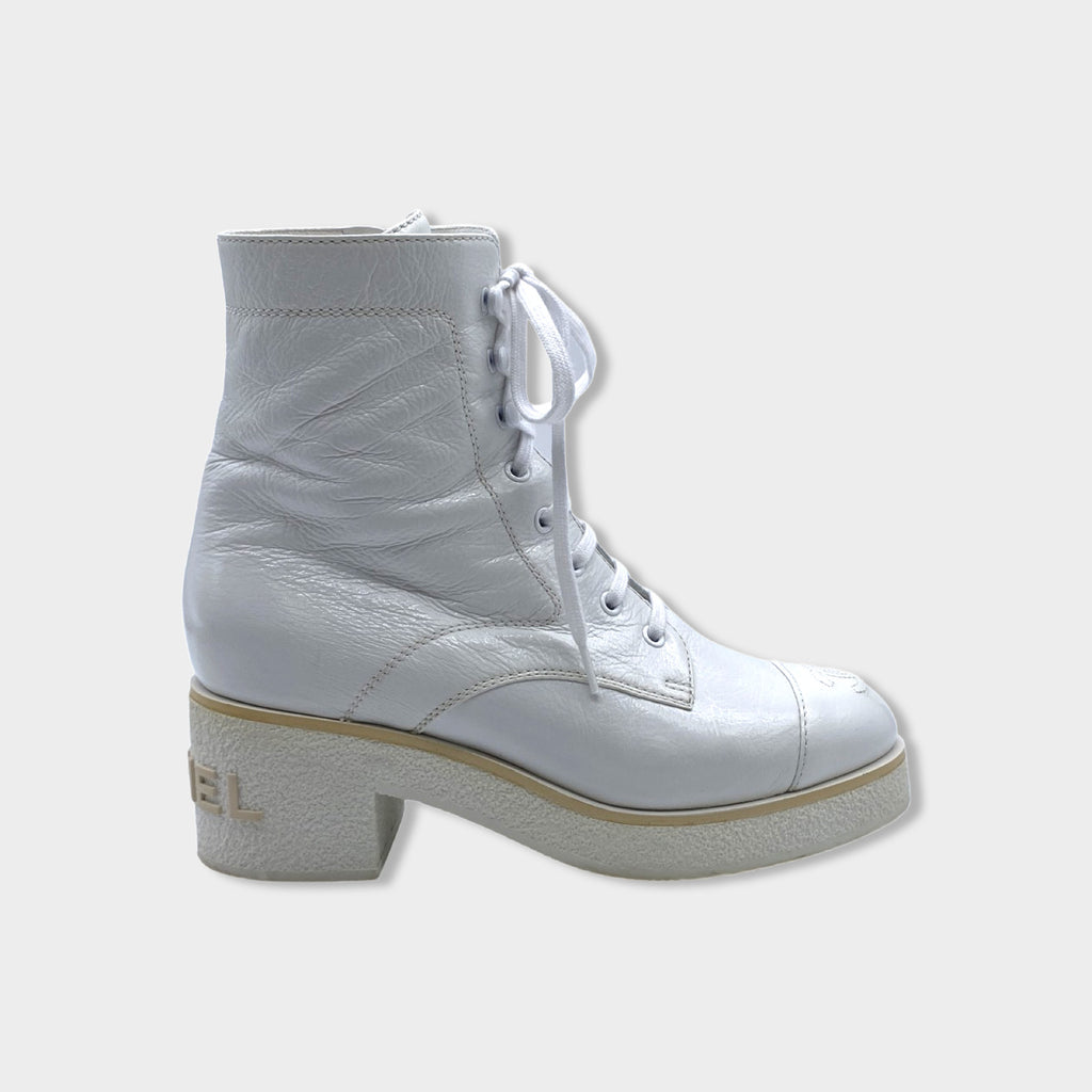 Leather ankle boots Chanel White size 40.5 EU in Leather - 25300270