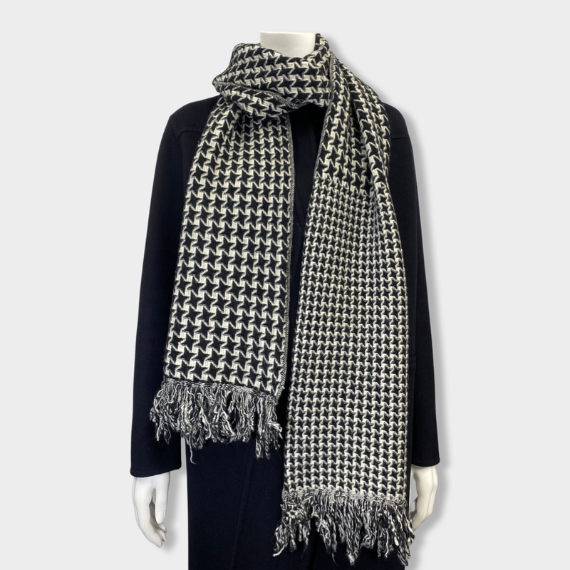 pre-owned STELLA MCCARTNEY black and white woolen scarf