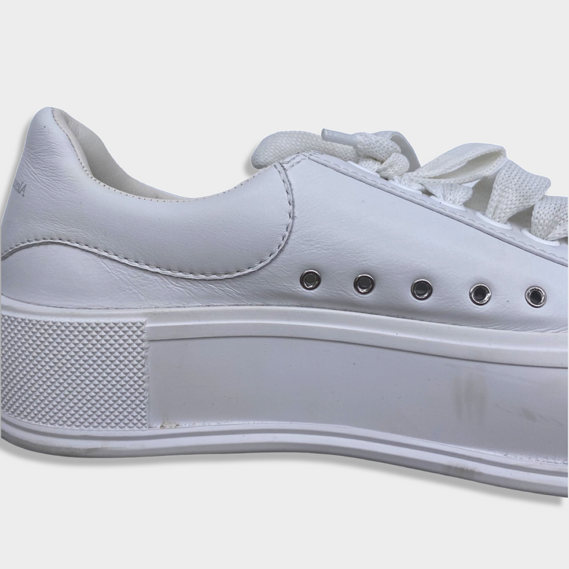 ALEXANDER MCQUEEN WHITE TRAINERS