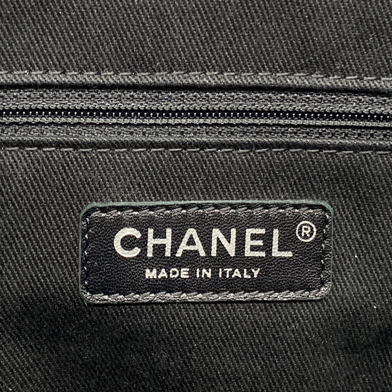 CHANEL black leather Deauville tote bag