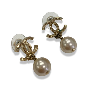 CHANEL 1996 Twist Lock Earrings Pearl Drop Gold Tone Vintage W/Box