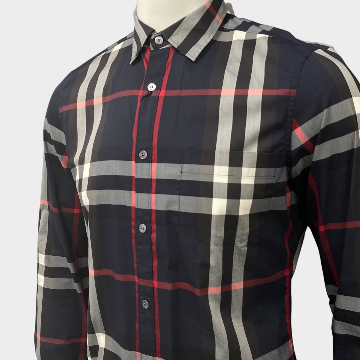 Burberry Men s Navy Nova Check Print Cotton Poplin Shirt Loop