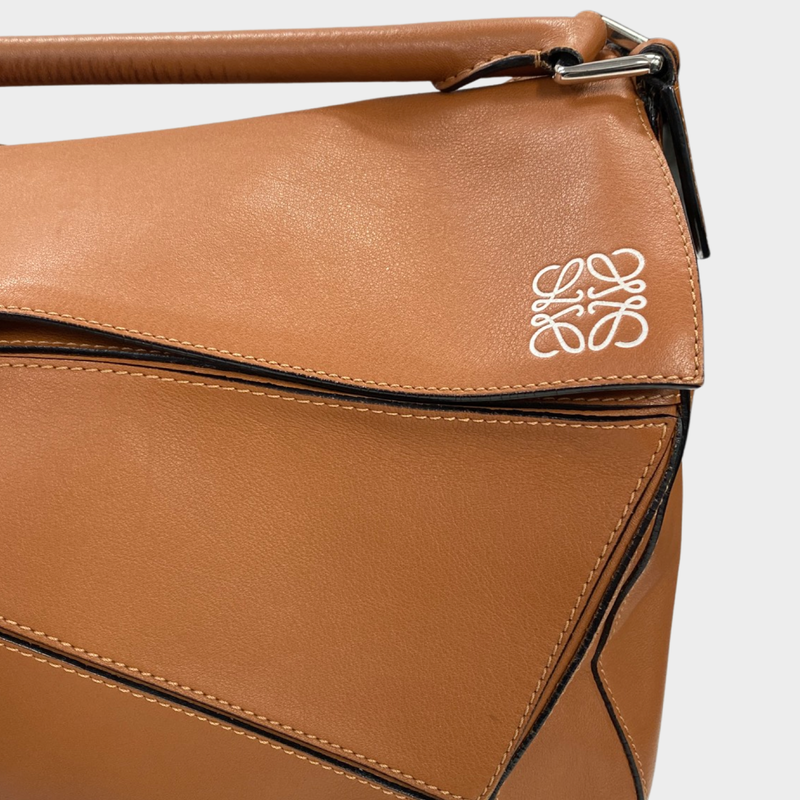 Loewe men‘s large puzzle edge leather bag in tan colour