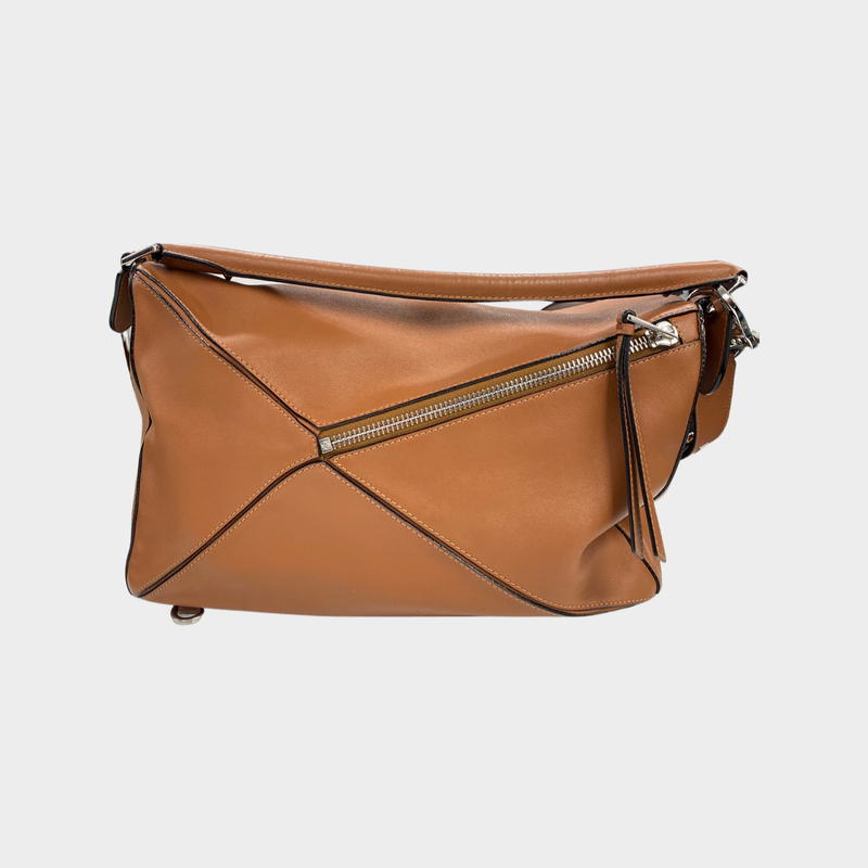Loewe men‘s large puzzle edge leather bag in tan colour