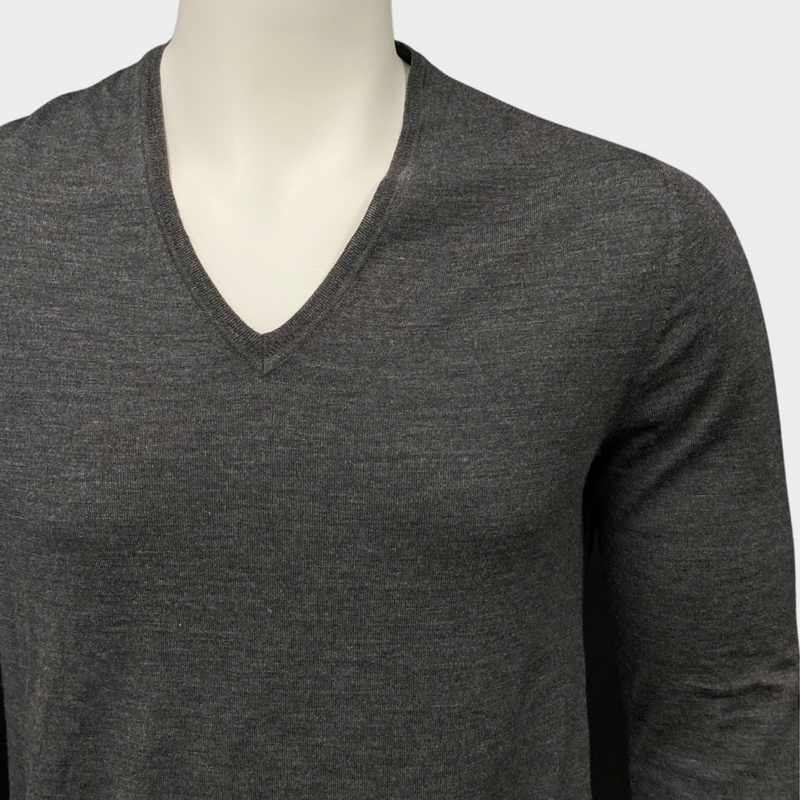 Burberry Men's Dark Grey Wool V-neck Jumper