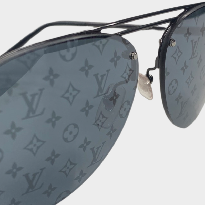 Louis Vuitton black Clockwise sunglasses